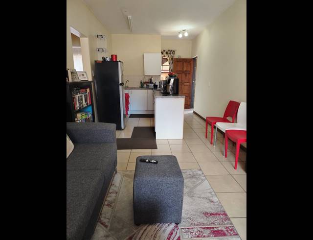 2 BEDROOM APARTMENT FOR SALE IN PIONEER PARK